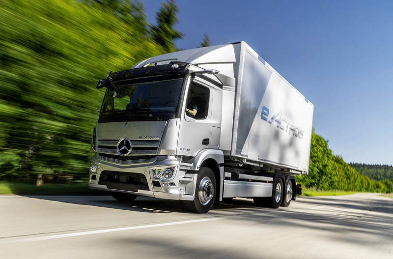 грузовик eActros для перевозки тяжёлых грузов